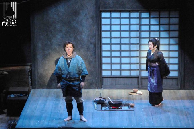 第1部より 与ひょう(中鉢聡)、つう(佐藤美枝子)