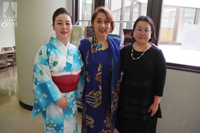 終了後に、郡愛子、坂口裕子(ソプラノ)、松本康子(ピアノ)で