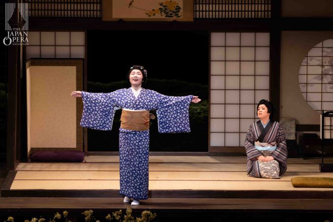 第2幕 第1場より 蝶々夫人(迫田美帆)、スズキ(但馬由香)