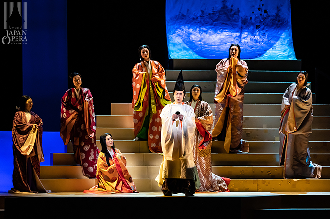 第２幕より 光源氏（岡 昭宏）、紫上（相樂和子）、日本オペラ協会合唱団