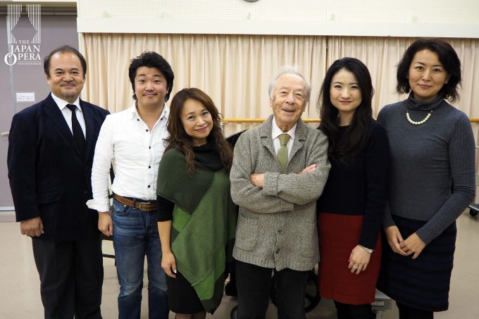 左からジョーヴェの角田和弘、ペレーオの中井亮一、テーティの佐藤美枝子、アルベルト・ゼッダ氏、チェーレレの光岡暁恵、ジュノーネの鳥木弥生