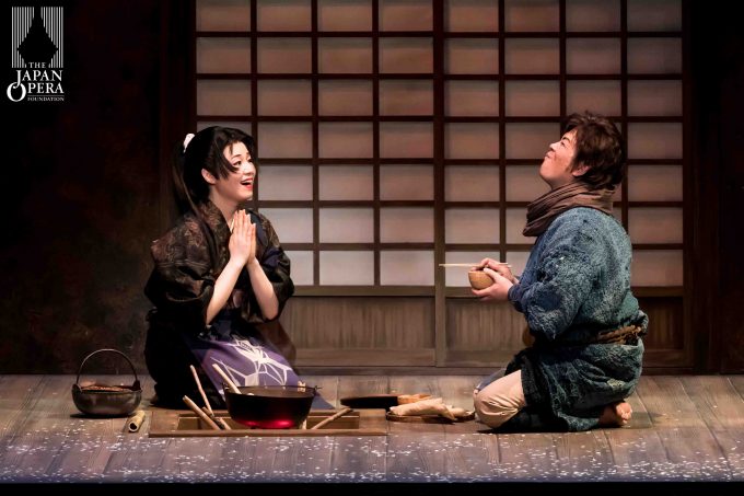 第1部より つう(伊藤 晴)、与ひょう(中鉢 聡)