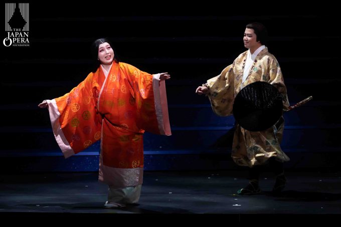 第1幕より 静(坂口裕子)、義経(中井亮一)