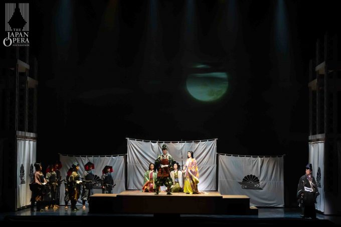 第2幕より 伊賀の局(丹呉由利子)、楠木正儀(岡 昭宏)、楠木正勝(斎木智弥)