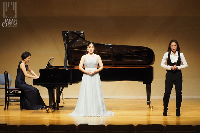 塚本正美(ソプラノ)/吉成文乃(メッゾ・ソプラノ) Masami TSUKAMOTO (Soprano) / Ayano YOSHINARI (Mezzo Soprano)