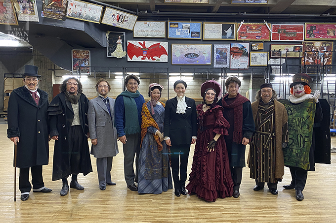 第2幕の後に指揮の鈴木恵里奈さんと出演者で