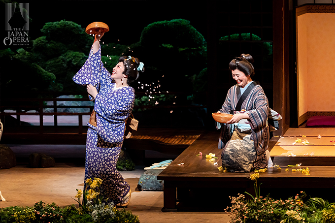 第2幕より 蝶々夫人(小林厚子)、スズキ(鳥木弥生)