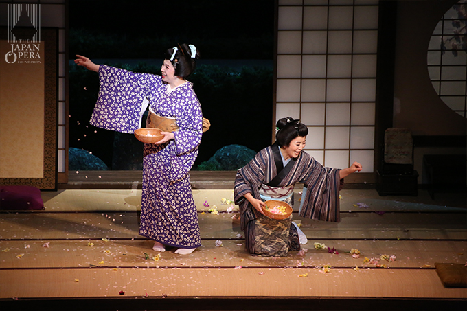 第2幕より 蝶々夫人(小林厚子)、スズキ(鳥木弥生)