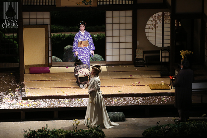 第2幕より 蝶々夫人(小林厚子)、シャープレス(牧野正人)、スズキ(鳥木弥生)、ケイト(中井奈穂)
