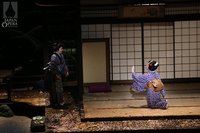 第2幕より 蝶々夫人(小林厚子)、スズキ(鳥木弥生)