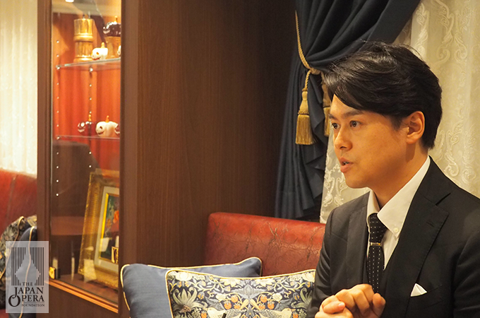 山本康寛氏